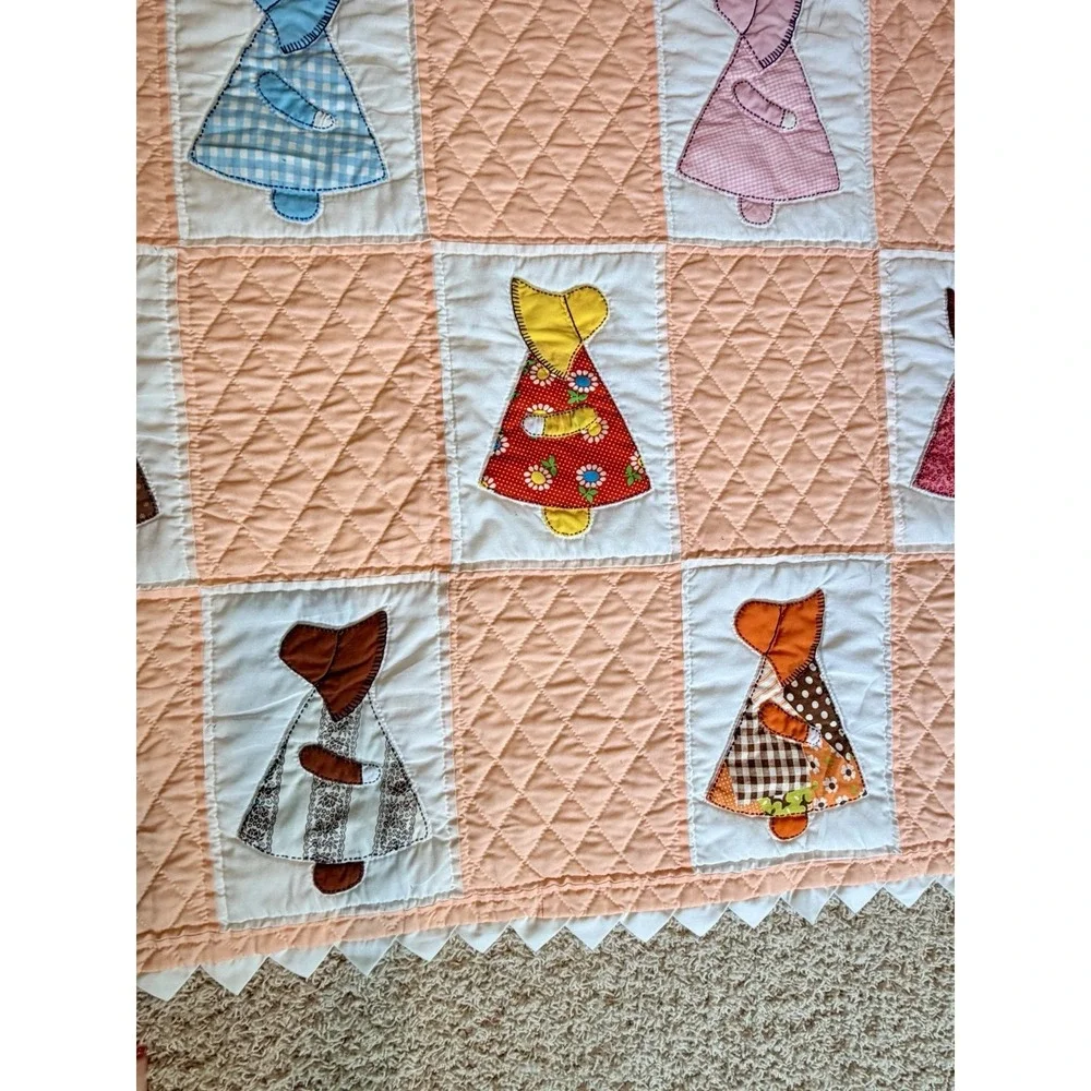 Vintage Sunbonnet Sue Quilt Applique Peach Sashing 80x63 Twin Full Diamond Quilt